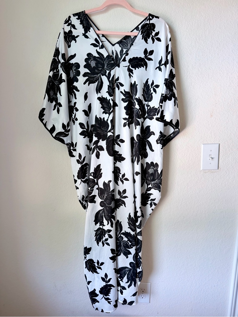Natori Black and White Floral Caftan